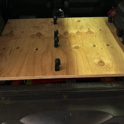 Chân đế nâng thùng đồ Ammo Box giúp tối ưu không gian cốp xe