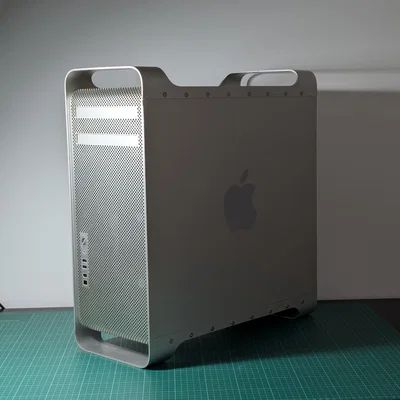Panel IO mặt trước USB-A và USB-C cho Mac Pro 1.1 "cheese grater"