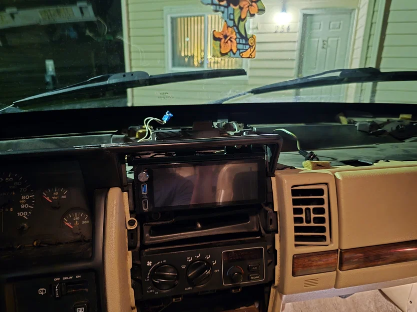 Mặt dưỡng chuyển đổi Android Auto Single DIN cho Jeep ZJ (đời trước facelift) - Image 1