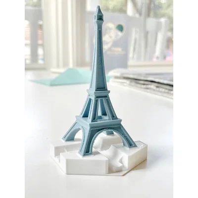 Mô hình tháp Eiffel trang trí cho Gravitrax