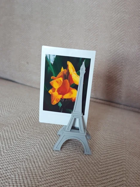 Giá đỡ ảnh hình tháp Eiffel độc đáo cho ảnh Instax - Image 1