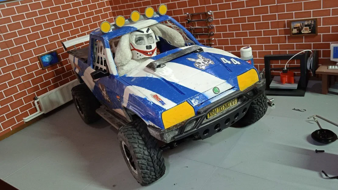 Mô hình Škoda Favorit Pickup cho Traxxas Nitro Slash - Image 1