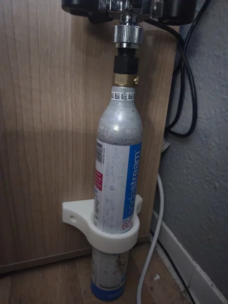 Giá treo tường cho bình CO₂ SodaStream (425g) dùng cho hồ thủy sinh - Image 3