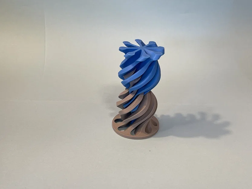 Đồ chơi giải trí dạng bình xoắn (Vase Passthrough Fidget Toy) - Image 2