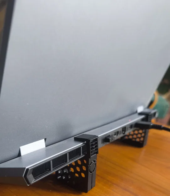 Đế kê laptop LOQ giúp làm mát hiệu quả hơn - Image 1