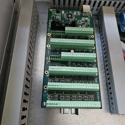 Bộ đế gắn DIN Rail cho board điều khiển Mesa 7I95T chuyên dụng