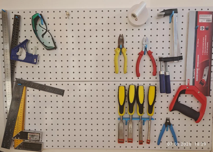 Bộ móc treo dụng cụ cho bảng đục lỗ (pegboard) 5mm tiện dụng - Image 1