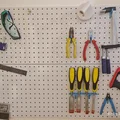 Bộ móc treo dụng cụ cho bảng đục lỗ (pegboard) 5mm tiện dụng - Thumbnail 1