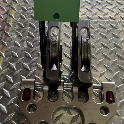Phụ kiện tích hợp tay cầm CMC Clutch Dual Fin Integrator (Keyhole)