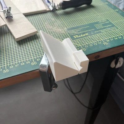 Khuôn dẫn hướng cắt góc (Miter Jig) cho cưa lọng dùng cho ván mỏng