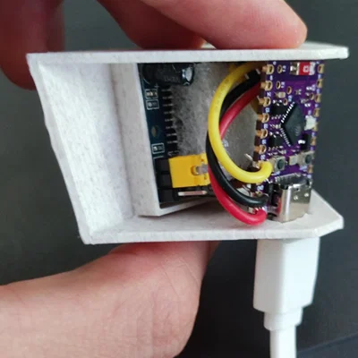 Vỏ gắn góc tường cho cảm biến PIR và ESP32