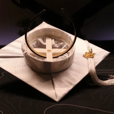 Khung hỗ trợ nón cử nhân Grad Cap Insert giúp nón luôn đứng form