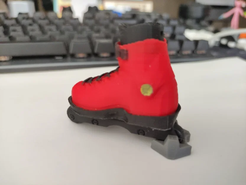 Móc khóa đồ chơi Roces M12 Inline Skate (toy keyholder) - Image 2
