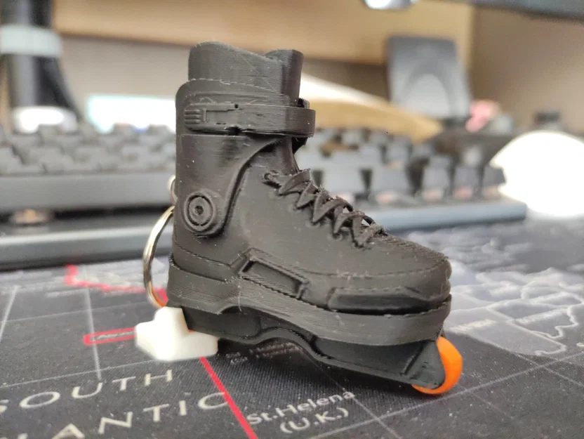 Móc khóa đồ chơi inline skate Trigger Blizzard / Lavaskates 755 - Image 1