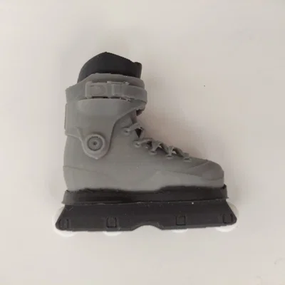 Móc khóa đồ chơi Inline Skate Iqon ACT (Iqon ACT Inline Skate toy keyholder)