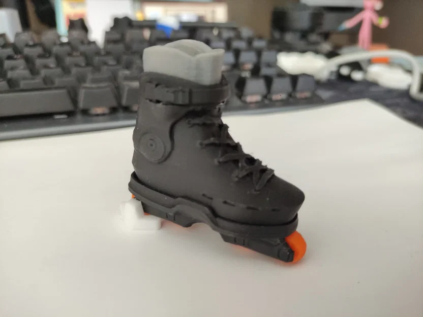 Móc khóa đồ chơi giày trượt Cougar Skates V7 7003 Inline Skate - Image 2