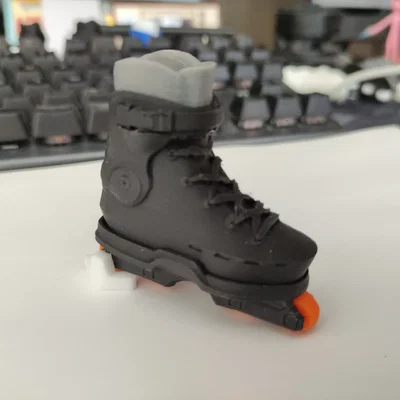 Móc khóa đồ chơi giày trượt Cougar Skates V7 7003 Inline Skate