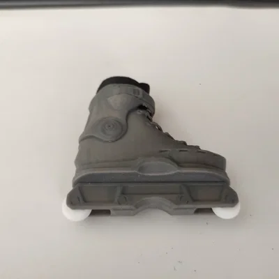Móc khóa đồ chơi giày trượt Cougar Skates V7 7003 Inline Skate