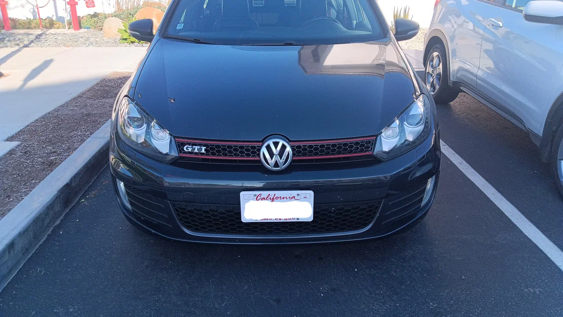 Ngàm gắn biển số trước lưới VW GTI MK6 2010–2014 (không khoan) - Image 2