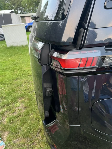 Miếng giữ tailgate ID. Buzz để thông gió - Image 1