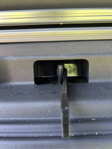Miếng giữ tailgate ID. Buzz để thông gió - Image 2