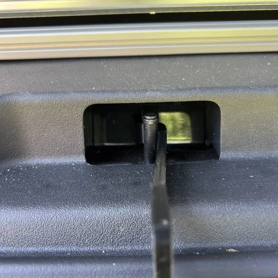 Miếng giữ tailgate ID. Buzz để thông gió