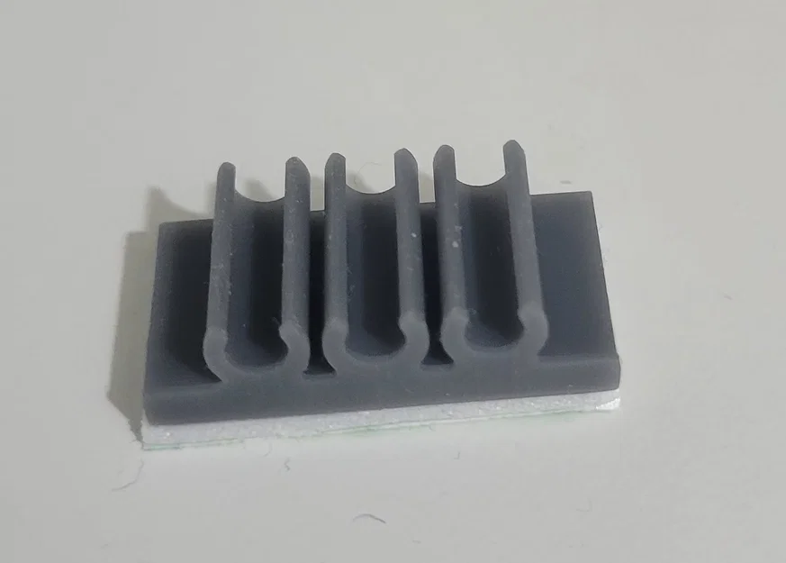 Kẹp cố định dây đèn LED tủ IKEA PAX 3.2mm (Wire Clamp) - Image 3