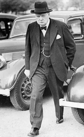 Mô hình 3D Winston Churchill – Tượng nhân vật lịch sử tỉ lệ 1:35 - Image 2