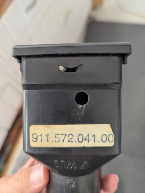 Ngàm/kẹp nối cửa gió Porsche 911 (1984–1989) – vent connector clip - Image 4