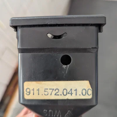 Ngàm/kẹp nối cửa gió Porsche 911 (1984–1989) – vent connector clip