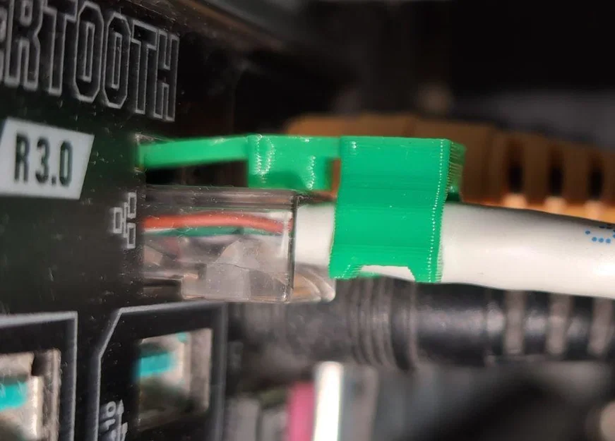Giải pháp sửa chữa lẫy khóa cáp mạng RJ45 bị gãy đơn giản - Image 1