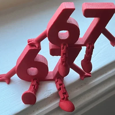 Mô hình con số 67 cách điệu ngộ nghĩnh trang trí để bàn