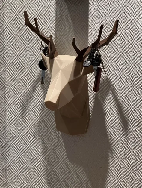 Móc treo chìa khóa hình đầu hươu Low Poly gắn tường chắc chắn - Image 1