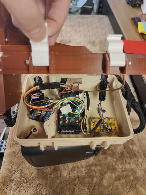 CRTelelele V1 - Đàn Ukulele Synth kết hợp tivi CRT - Image 7