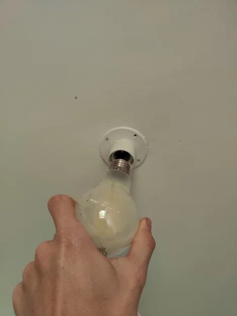 Vòng đệm lắp đèn âm tường cho hộp kỹ thuật (Đui đèn E27) - Image 1