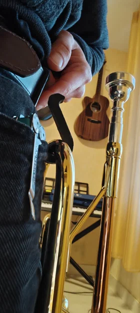 Móc treo kèn Trumpet tiện lợi cho nhạc công diễu hành - Image 2