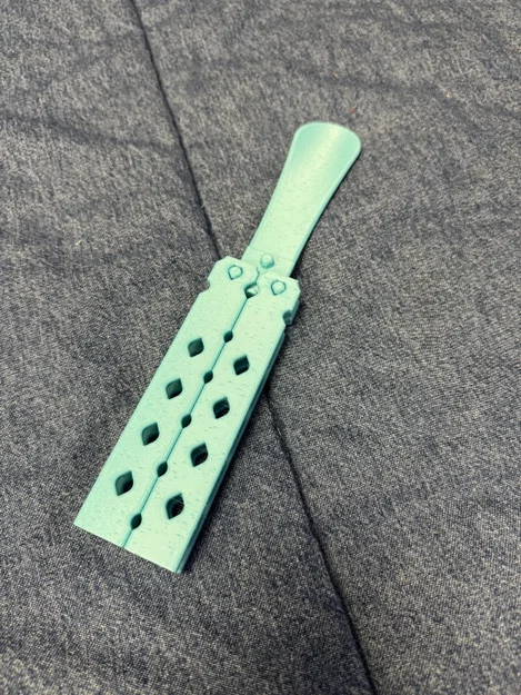 Dụng cụ xỏ giày kiểu dao bướm Balisong Shoe Horn in 3D - Image 5