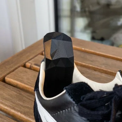 Đón gót giày (shoehorn) mini phong cách low poly