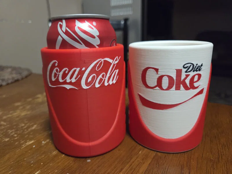 Mini Coleman Chiller Koozie không nắp - Chủ đề Coke và Diet Coke - Image 1