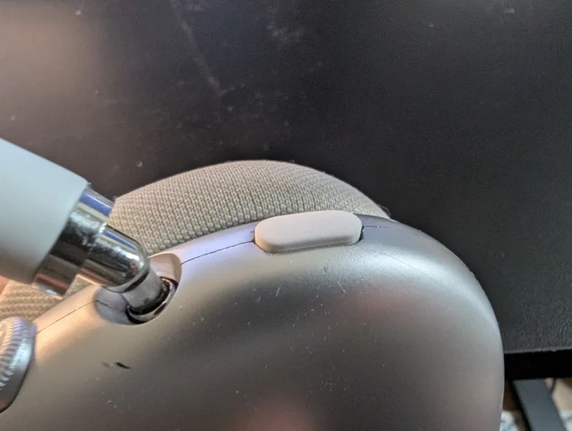 Nút bấm thay thế cho tai nghe Apple Airpods Max - Image 1