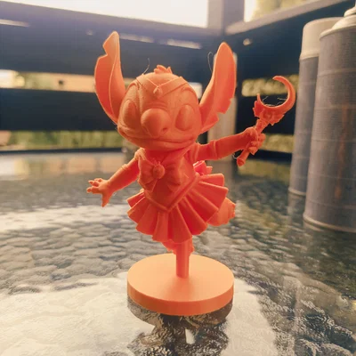 Mô hình Stitch hóa trang Sailor Moon độc đáo