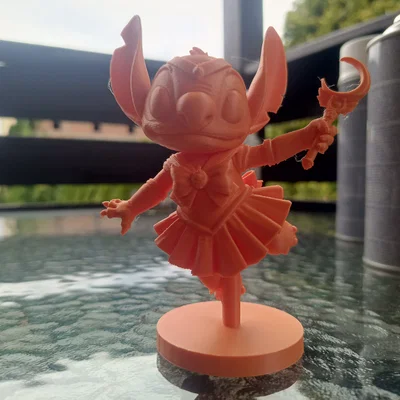 Mô hình Stitch hóa trang Sailor Moon độc đáo