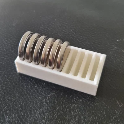Khay đựng pin CR2032: Giải pháp sắp xếp pin nhỏ gọn cho góc làm việc
