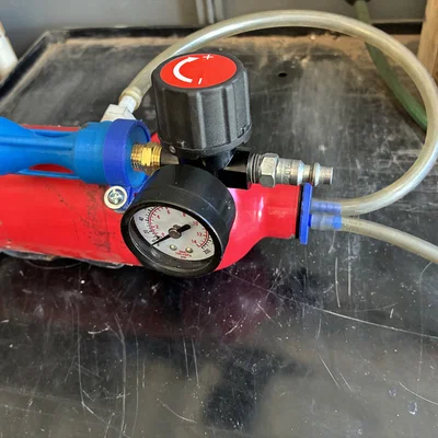 Dụng cụ hút dầu chế từ bình chữa cháy (Oil Sucker)