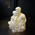 Quà tặng Ngày của Cha - Tượng cha và hai con trai (m+m) - Thumbnail 2