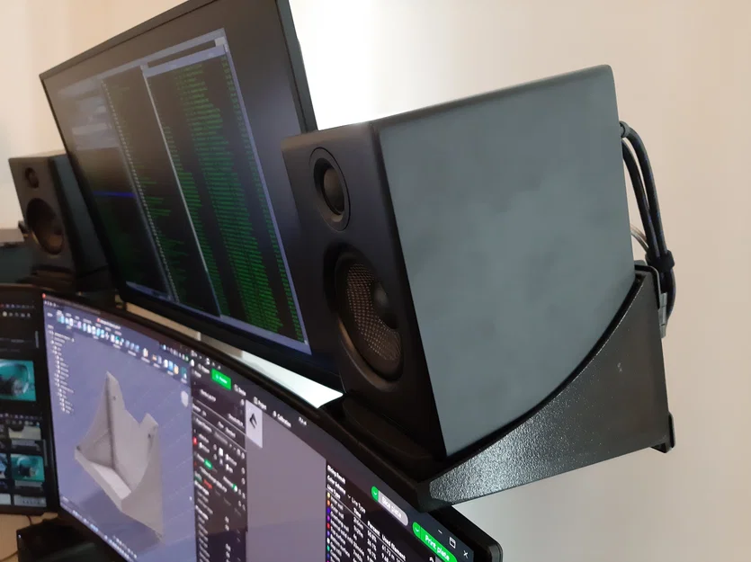 Giá treo Vesa cho loa AudioEngine A2+ (đã tinh chỉnh cho miếng lót silicon) - Image 1