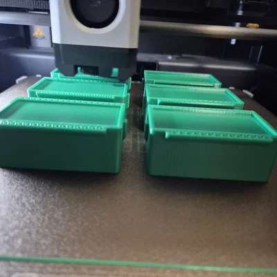 Giá treo thước thủy (Spirit Level holder) tùy chỉnh linh hoạt