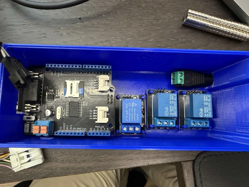 Hộp đựng Arduino Uno tích hợp CAN-bus và Relay cho dự án độ xe - Image 1