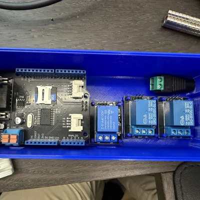Hộp đựng Arduino Uno tích hợp CAN-bus và Relay cho dự án độ xe
