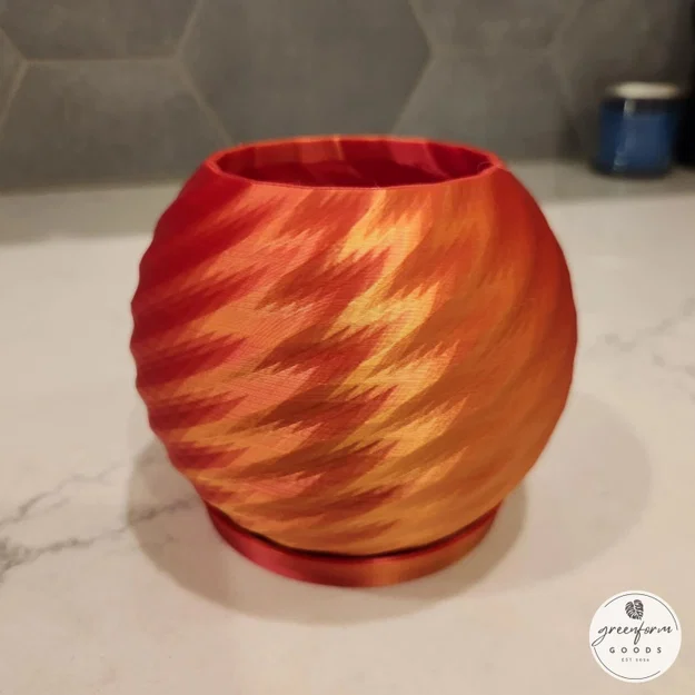 Chậu cây Retro Pixelated Spiral Planter - Image 1